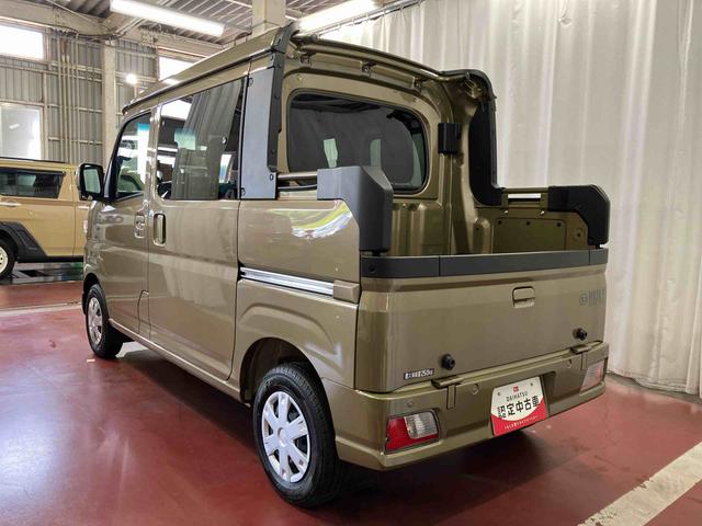 ハイゼットカーゴデッキバンＧ届出済未使用車　元展示車　両側電動スライドドア　スマートキー　プッシュスタート　衝突回避支援システム　ＬＥＤヘッドライト　レーンキープアシスト　電動格納ドアミラー　エアバッグ　オートマチックハイビーム（長崎県）の中古車