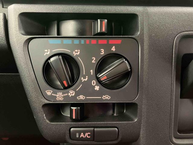 ハイゼットカーゴデッキバンＧ届出済未使用車　元展示車　両側電動スライドドア　スマートキー　プッシュスタート　衝突回避支援システム　ＬＥＤヘッドライト　レーンキープアシスト　電動格納ドアミラー　エアバッグ　オートマチックハイビーム（長崎県）の中古車