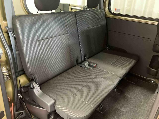 ハイゼットカーゴデッキバンＧ届出済未使用車　元展示車　両側電動スライドドア　スマートキー　プッシュスタート　衝突回避支援システム　ＬＥＤヘッドライト　レーンキープアシスト　電動格納ドアミラー　エアバッグ　オートマチックハイビーム（長崎県）の中古車