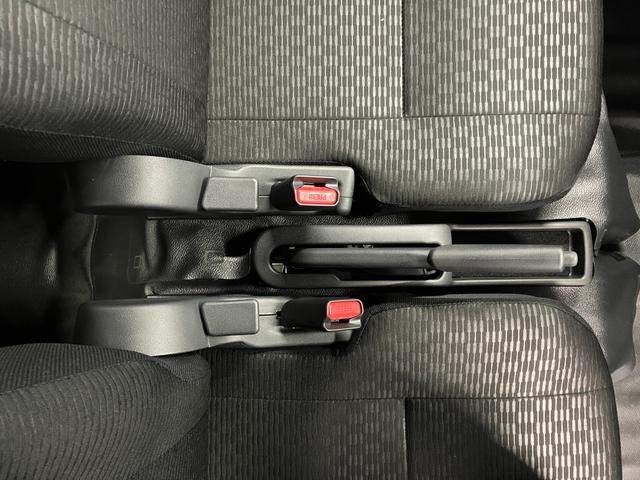 ハイゼットカーゴＤＸ届出済未使用車　禁煙車　衝突被害軽減システム　オートマチックハイビーム　禁煙車　オートライト　ＥＳＣ　アイドリンストップ　運転席エアバッグ　助手席エアバッグ　ＡＢＳ　１オーナー　レーンキープアシスト（長崎県）の中古車