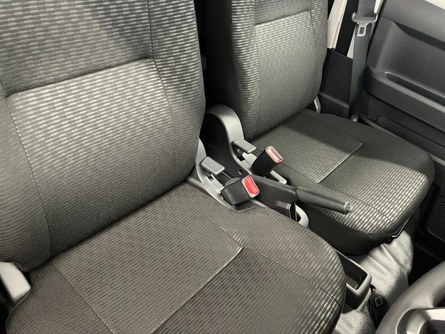 ハイゼットカーゴＤＸ届出済未使用車　禁煙車　衝突被害軽減システム　オートマチックハイビーム　禁煙車　オートライト　ＥＳＣ　アイドリンストップ　運転席エアバッグ　助手席エアバッグ　ＡＢＳ　１オーナー　レーンキープアシスト（長崎県）の中古車