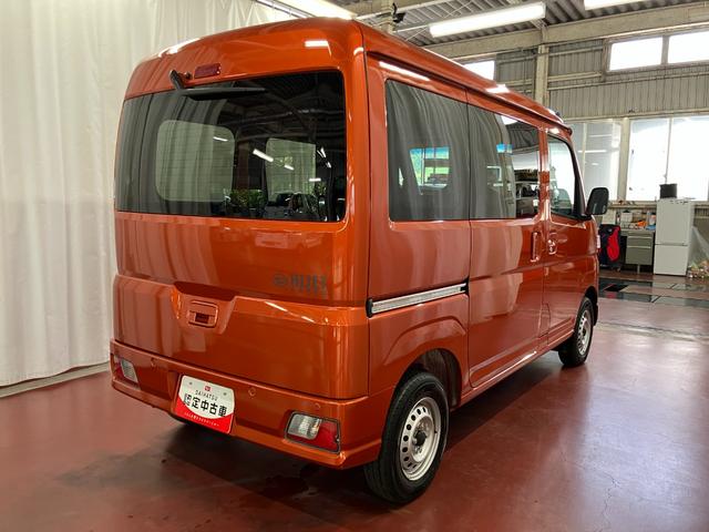 ハイゼットカーゴDX届出済未使用車 元展示車 CVT 衝突被害軽減システム オートマチックハイビーム 禁煙車 オートライト ESC アイドリングストップ Wエアバッグ アンチロックブレーキ レーンキープアシスト(長崎県)の中古車