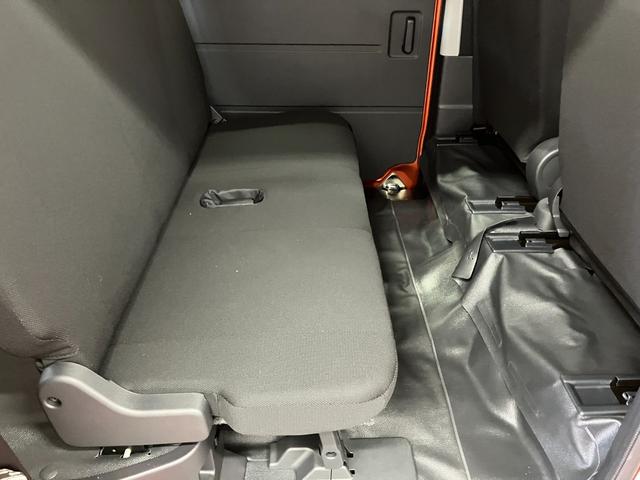 ハイゼットカーゴDX届出済未使用車 元展示車 CVT 衝突被害軽減システム オートマチックハイビーム 禁煙車 オートライト ESC アイドリングストップ Wエアバッグ アンチロックブレーキ レーンキープアシスト(長崎県)の中古車