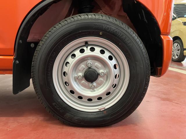 ハイゼットカーゴDX届出済未使用車 元展示車 CVT 衝突被害軽減システム オートマチックハイビーム 禁煙車 オートライト ESC アイドリングストップ Wエアバッグ アンチロックブレーキ レーンキープアシスト(長崎県)の中古車