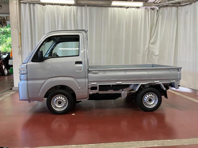 ハイゼットトラックスタンダード届出済未使用車　元展示車　２ＷＤ　マニュアル車　１オーナー　衝突被害軽減システム　エアコン　レーンキープアシスト　アイドリングストップ　エアバッグ　禁煙　オートマチックハイビーム　オートライト（長崎県）の中古車
