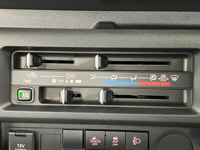 ハイゼットトラックスタンダード届出済未使用車　元展示車　２ＷＤ　マニュアル車　１オーナー　衝突被害軽減システム　エアコン　レーンキープアシスト　アイドリングストップ　エアバッグ　禁煙　オートマチックハイビーム　オートライト（長崎県）の中古車