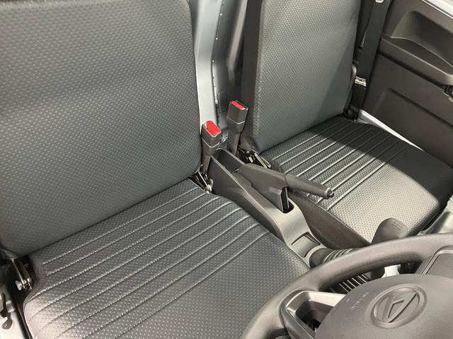 ハイゼットトラックスタンダード届出済未使用車　元展示車　２ＷＤ　マニュアル車　１オーナー　衝突被害軽減システム　エアコン　レーンキープアシスト　アイドリングストップ　エアバッグ　禁煙　オートマチックハイビーム　オートライト（長崎県）の中古車