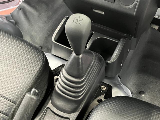ハイゼットトラックスタンダード届出済未使用車　元展示車　２ＷＤ　マニュアル車　１オーナー　衝突被害軽減システム　エアコン　レーンキープアシスト　アイドリングストップ　エアバッグ　禁煙　オートマチックハイビーム　オートライト（長崎県）の中古車