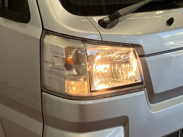ハイゼットトラックスタンダード届出済未使用車　元展示車　２ＷＤ　マニュアル車　１オーナー　衝突被害軽減システム　エアコン　レーンキープアシスト　アイドリングストップ　エアバッグ　禁煙　オートマチックハイビーム　オートライト（長崎県）の中古車