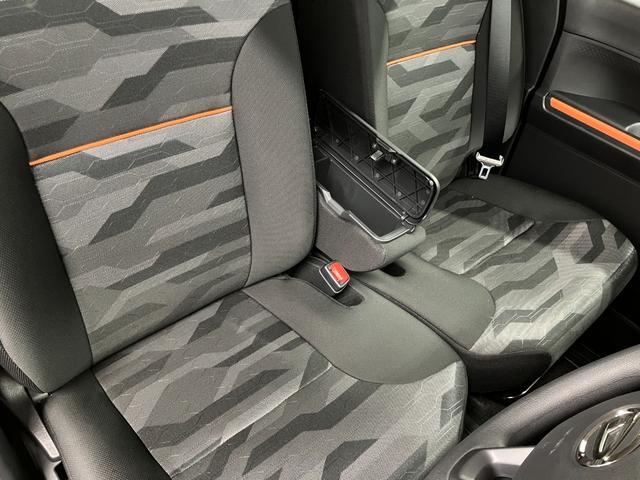 タントファンクロス届出済未使用車　元展示車　ディスプレイオーディオ　パノラマモニター　ブルートゥース　禁煙　衝突被害軽減システム　車線逸脱警報　シートヒーター　両側電動スライドドア　ＬＥＤヘッドランプ（長崎県）の中古車