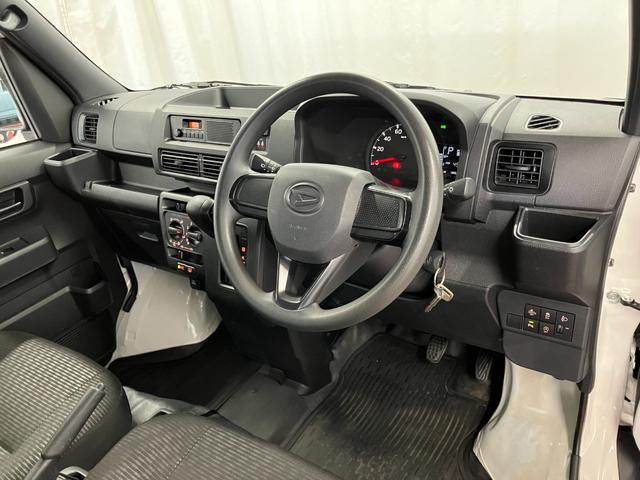 ハイゼットカーゴＤＸＣＶＴ　２ＷＤ　１オーナー　衝突被害軽減システム　オートマチックハイビーム　ラジオ　オートライト　運転席助手席エアバッグ　ＡＢＳ　レーンアシスト　キーレスエントリー　両側スライドドア（長崎県）の中古車