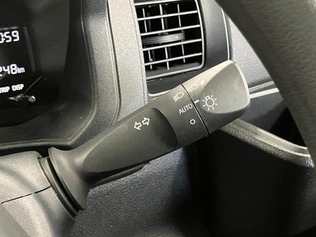ハイゼットカーゴＤＸＣＶＴ　２ＷＤ　１オーナー　衝突被害軽減システム　オートマチックハイビーム　ラジオ　オートライト　運転席助手席エアバッグ　ＡＢＳ　レーンアシスト　キーレスエントリー　両側スライドドア（長崎県）の中古車