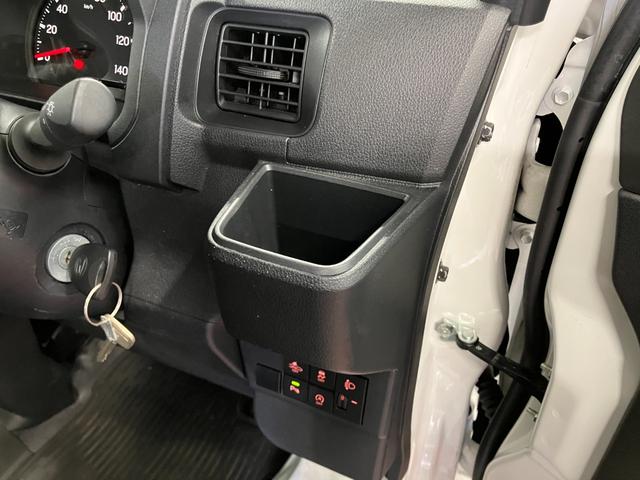ハイゼットカーゴＤＸＣＶＴ　２ＷＤ　１オーナー　衝突被害軽減システム　オートマチックハイビーム　ラジオ　オートライト　運転席助手席エアバッグ　ＡＢＳ　レーンアシスト　キーレスエントリー　両側スライドドア（長崎県）の中古車