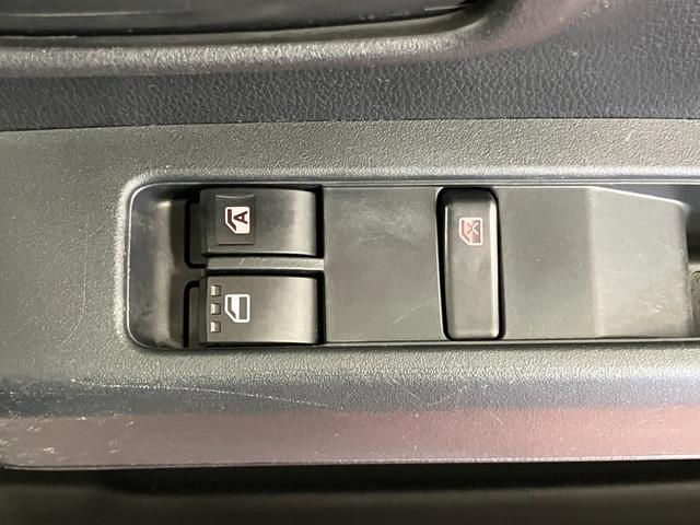 ハイゼットカーゴＤＸＣＶＴ　２ＷＤ　１オーナー　衝突被害軽減システム　オートマチックハイビーム　ラジオ　オートライト　運転席助手席エアバッグ　ＡＢＳ　レーンアシスト　キーレスエントリー　両側スライドドア（長崎県）の中古車