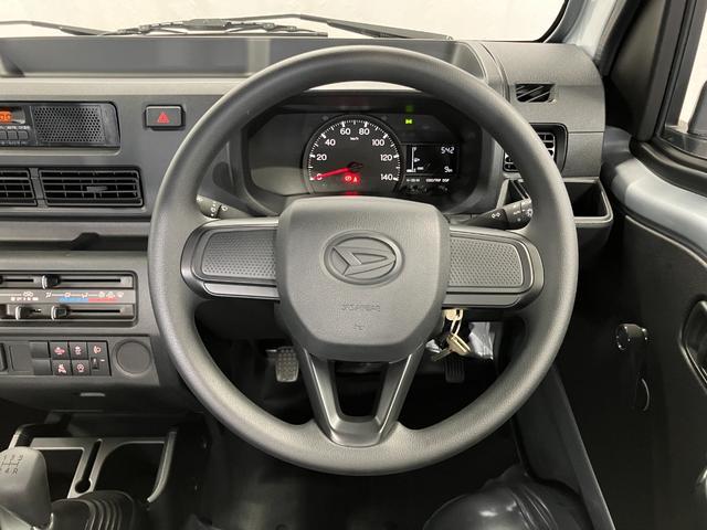 ハイゼットトラックジャンボスタンダード届出済未使用車 元展示車 2WD マニュアル車 1オーナー 衝突被害軽減システム エアコン ラジオ レーンキープアシスト アイドリングストップ エアバッグ 禁煙 オートマチックハイビーム オートライト(長崎県)の中古車