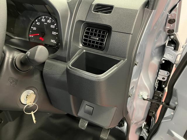 ハイゼットトラックジャンボスタンダード届出済未使用車 元展示車 2WD マニュアル車 1オーナー 衝突被害軽減システム エアコン ラジオ レーンキープアシスト アイドリングストップ エアバッグ 禁煙 オートマチックハイビーム オートライト(長崎県)の中古車