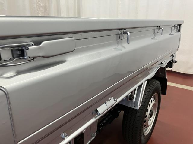 ハイゼットトラックジャンボスタンダード届出済未使用車 元展示車 2WD マニュアル車 1オーナー 衝突被害軽減システム エアコン ラジオ レーンキープアシスト アイドリングストップ エアバッグ 禁煙 オートマチックハイビーム オートライト(長崎県)の中古車