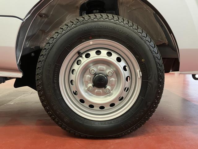 ハイゼットトラックジャンボスタンダード届出済未使用車 元展示車 2WD マニュアル車 1オーナー 衝突被害軽減システム エアコン ラジオ レーンキープアシスト アイドリングストップ エアバッグ 禁煙 オートマチックハイビーム オートライト(長崎県)の中古車