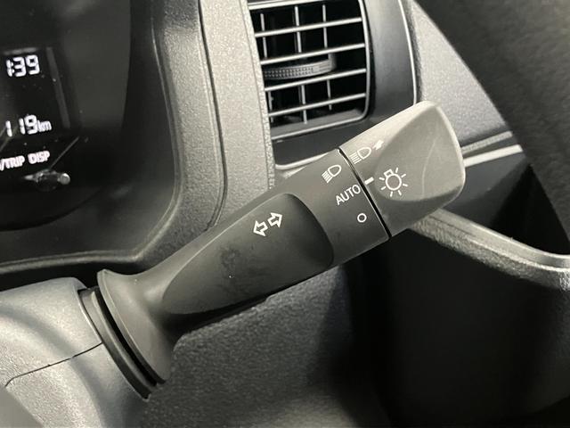 ハイゼットカーゴDX元展示車 1オーナー 衝突被害軽減システム 横滑り防止装置 オートマチックハイビーム オートライト アイドリングストップ 運転席助手席エアバッグ ABS レーンキープアシスト 両側スライドドア(長崎県)の中古車