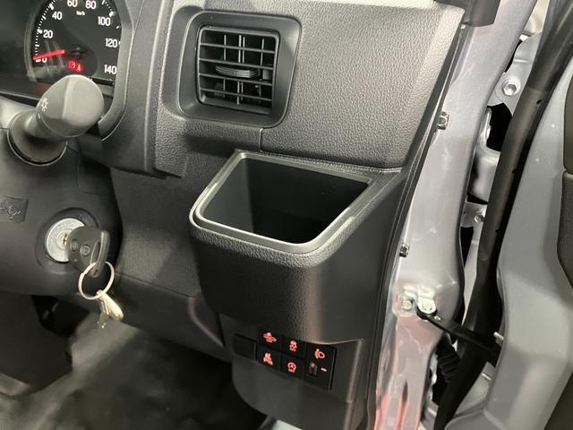 ハイゼットカーゴDX元展示車 1オーナー 衝突被害軽減システム 横滑り防止装置 オートマチックハイビーム オートライト アイドリングストップ 運転席助手席エアバッグ ABS レーンキープアシスト 両側スライドドア(長崎県)の中古車