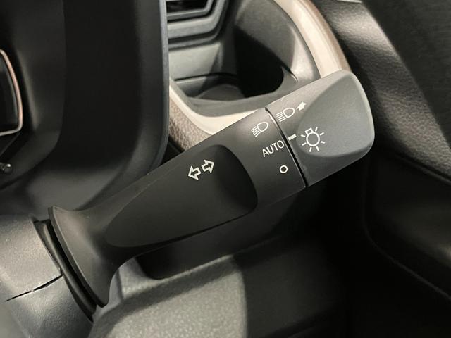 ムーヴＸ届出済未使用車　元展示車　禁煙　９インチディスプレイオーディオ　ＬＥＤヘッドランプ　ベンチシート　オートマチックハイビーム　片側電動両側スライドドア　バックカメラ　ＴＶ　ＵＳＢ入力端子　電動格納ミラー（長崎県）の中古車
