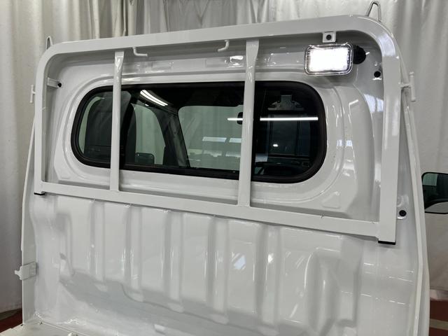 ハイゼットトラックスタンダード　農用スペシャル元展示車　届済未使用車　１オーナー　４ＷＤ　マニュアル車　禁煙車　オートライト　衝突被害軽減システム　オートハイビーム　ＡＭ／ＦＭラジオ　アイドリングストップ　アクセサリーソケット（長崎県）の中古車