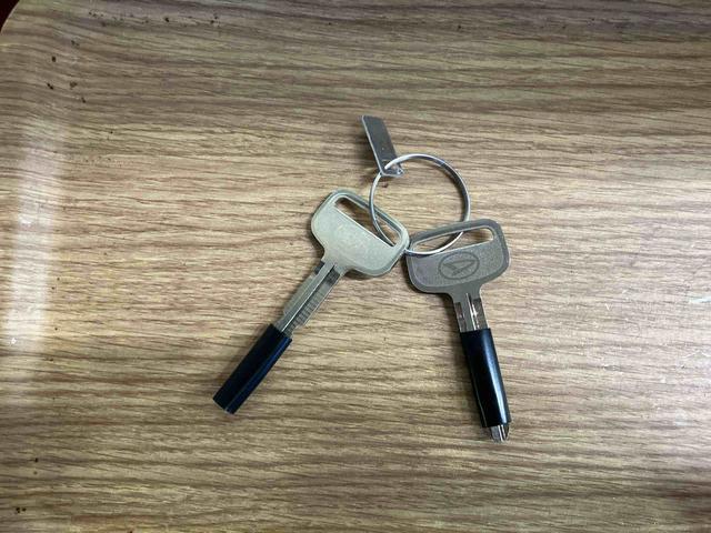 ハイゼットトラックスタンダード 農用スペシャル届出済使用車 展示車 4WD CVT 1オーナー 禁煙車 ラジオ パワーステアリング 運転席助手席エアバック オートライト 衝突被害軽減システム オートハイビーム アイドリングストップ(長崎県)の中古車