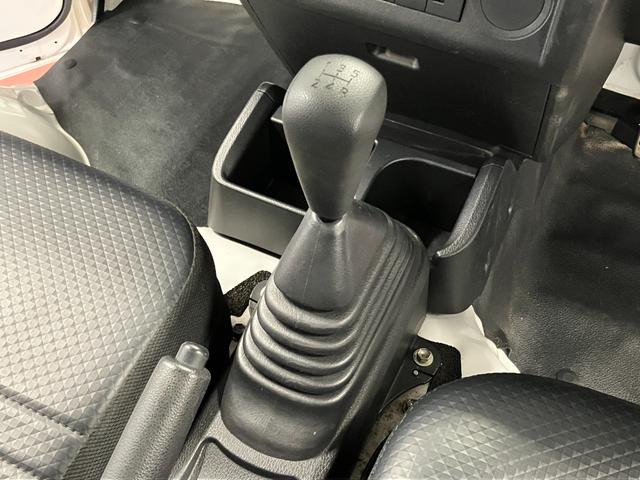 ハイゼットトラックスタンダードマニュアル車 2WD AM/FMラジオ アイドリングストップ 運転席エアバック 助手席エアバック 横滑り防止 エアコン パワステ 記録簿付き アンチロックブレーキ オートライト(長崎県)の中古車