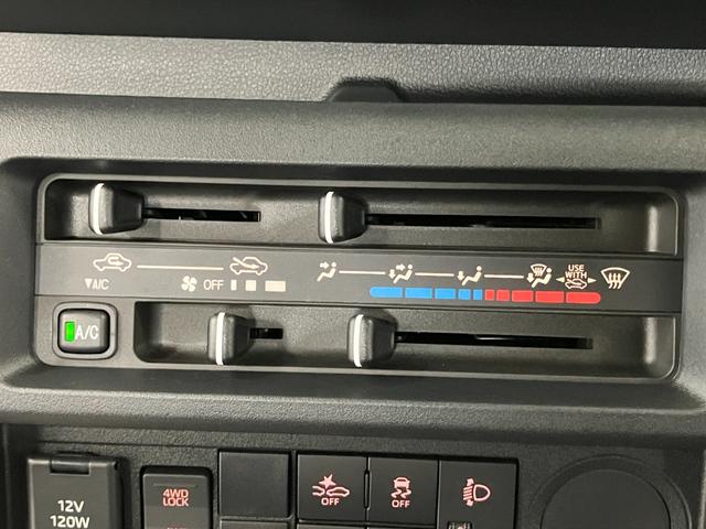ハイゼットトラックスタンダード元展示車　届出済未使用車　４ＷＤ　ＣＶＴ　禁煙車　オートライト　衝突被害軽減システム　横滑り防止装置　オートハイビーム　オートライト　アイドリングストップ　アクセサリーソケット（長崎県）の中古車