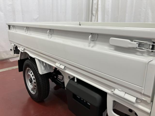 ハイゼットトラックスタンダード元展示車　届出済未使用車　４ＷＤ　ＣＶＴ　禁煙車　オートライト　衝突被害軽減システム　横滑り防止装置　オートハイビーム　オートライト　アイドリングストップ　アクセサリーソケット（長崎県）の中古車
