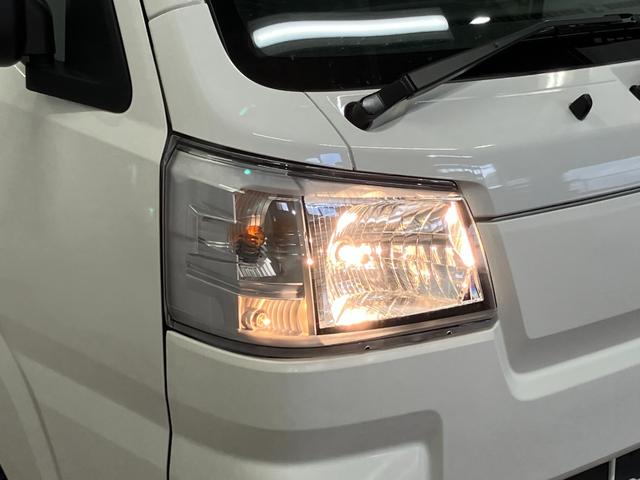 ハイゼットトラックスタンダード元展示車　届出済未使用車　４ＷＤ　ＣＶＴ　禁煙車　オートライト　衝突被害軽減システム　横滑り防止装置　オートハイビーム　オートライト　アイドリングストップ　アクセサリーソケット（長崎県）の中古車
