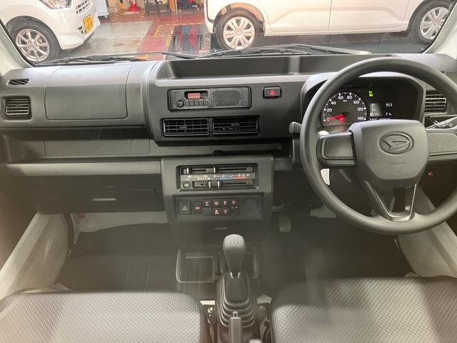 ハイゼットトラックスタンダード　農用スペシャル届出済未使用車　元展示車　１オーナー　ラジオ　４ＷＤ　マニュアル車　Ｗエアバック　禁煙　パワステ　オートライト　衝突被害軽減システム　記録簿　アイドリングストップ　横滑り防止装置　アンチロックブレーキ（長崎県）の中古車