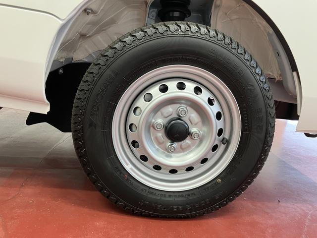 ハイゼットトラックスタンダード　農用スペシャル届出済未使用車　元展示車　１オーナー　ラジオ　４ＷＤ　マニュアル車　Ｗエアバック　禁煙　パワステ　オートライト　衝突被害軽減システム　記録簿　アイドリングストップ　横滑り防止装置　アンチロックブレーキ（長崎県）の中古車