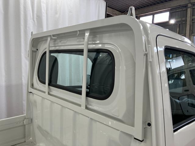 ハイゼットトラックスタンダード元展示車　届済未使用車　２ＷＤ　マニュアル車　１オーナー　盗難防止システム　衝突被害軽減システム　横滑り防止　運転席助手席エアバック　マニュアルエアコン　記録簿　オートハイビーム　ＡＢＳ　オートライト（長崎県）の中古車