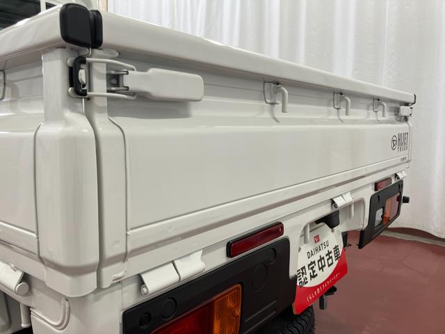 ハイゼットトラックスタンダード元展示車　届済未使用車　２ＷＤ　マニュアル車　１オーナー　盗難防止システム　衝突被害軽減システム　横滑り防止　運転席助手席エアバック　マニュアルエアコン　記録簿　オートハイビーム　ＡＢＳ　オートライト（長崎県）の中古車