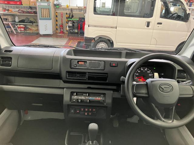 ハイゼットトラックスタンダード 農用スペシャル届出済未使用車 元展示車 4WD マニュアル車 記録簿 1オーナー Wエアバッグ 禁煙車 車線逸脱警報 パワステ オートライト 衝突被害軽減システム オートハイビーム アイドリングストップ ABS(長崎県)の中古車