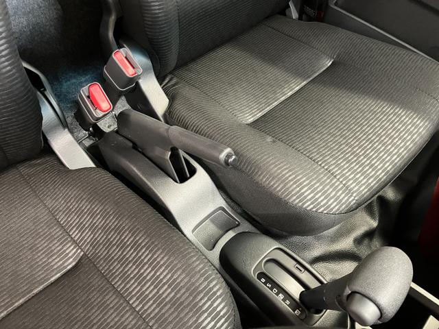 ハイゼットトラックジャンボエクストラ届出済未使用車　元展示車　４ＷＤ　ＣＶＴ車　１オーナー　禁煙　横滑防止装置　助手席エアバッグ　スマートキー　運転席エアバッグ　記録簿あり　ＡＢＳ　レーンキープアシスト　オートライト　ＬＥＤヘッドランプ（長崎県）の中古車