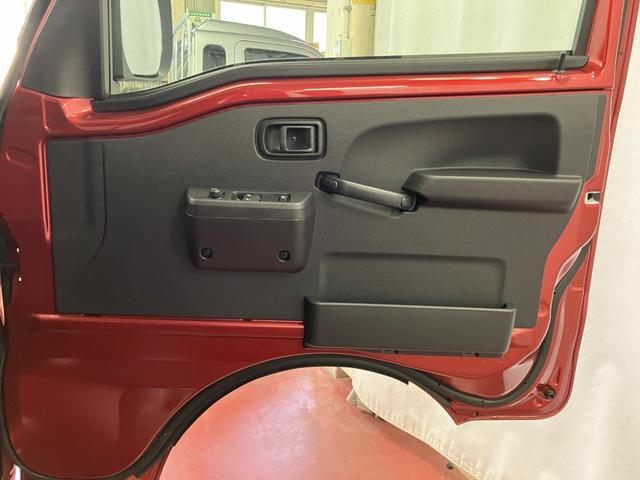 ハイゼットトラックジャンボエクストラ届出済未使用車　元展示車　４ＷＤ　ＣＶＴ車　１オーナー　禁煙　横滑防止装置　助手席エアバッグ　スマートキー　運転席エアバッグ　記録簿あり　ＡＢＳ　レーンキープアシスト　オートライト　ＬＥＤヘッドランプ（長崎県）の中古車