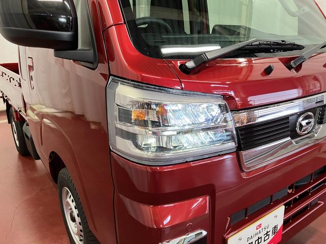 ハイゼットトラックジャンボエクストラ届出済未使用車　元展示車　４ＷＤ　ＣＶＴ車　１オーナー　禁煙　横滑防止装置　助手席エアバッグ　スマートキー　運転席エアバッグ　記録簿あり　ＡＢＳ　レーンキープアシスト　オートライト　ＬＥＤヘッドランプ（長崎県）の中古車