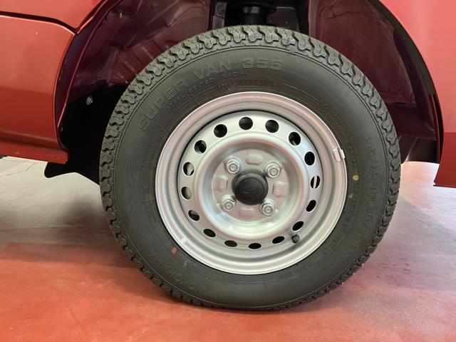 ハイゼットトラックジャンボエクストラ届出済未使用車　元展示車　４ＷＤ　ＣＶＴ車　１オーナー　禁煙　横滑防止装置　助手席エアバッグ　スマートキー　運転席エアバッグ　記録簿あり　ＡＢＳ　レーンキープアシスト　オートライト　ＬＥＤヘッドランプ（長崎県）の中古車