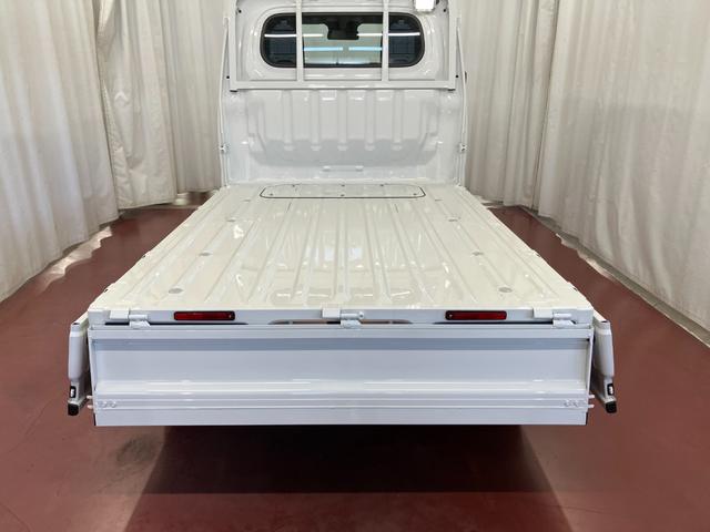 ハイゼットトラックスタンダード　農用スペシャル元展示車　４ＷＤ　マニュアル車　ワンオーナー　Ｗエアバッグ　禁煙車　ラジオ　車線逸脱警報　パワステ　オートライト　衝突被害軽減システム　オートハイビーム　アイドリングストップ　ＡＢＳ　記録簿（長崎県）の中古車