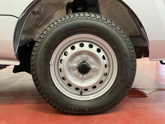 ハイゼットトラックジャンボエクストラ元展示車　届出済未使用車　４ＷＤ　マニュアル車　禁煙車　衝突被害軽減システム　レーンキープアシスト　ＬＥＤヘッドライト　プッシュスタートスイッチ　エアバッグ　オートマチックハイビーム　オートライト（長崎県）の中古車