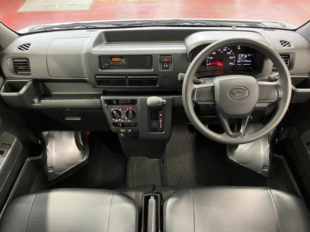 ハイゼットカーゴスペシャル下取車　２ＷＤ　ＣＶＴ　ハロゲンヘッドライト　ＡＭ／ＦＭラジオ　オートライト　オートマチックハイビーム　衝突安全ボディ　衝突被害軽減システム　ＥＳＣ　運転席エアバッグ　ＡＢＳ　メンテナンスノート（長崎県）の中古車