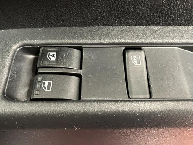 ハイゼットカーゴスペシャル下取車　２ＷＤ　ＣＶＴ　ハロゲンヘッドライト　ＡＭ／ＦＭラジオ　オートライト　オートマチックハイビーム　衝突安全ボディ　衝突被害軽減システム　ＥＳＣ　運転席エアバッグ　ＡＢＳ　メンテナンスノート（長崎県）の中古車