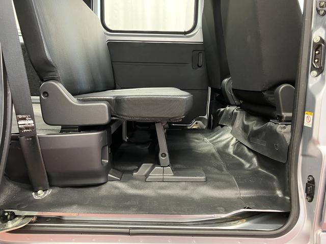 ハイゼットカーゴスペシャル下取車　２ＷＤ　ＣＶＴ　ハロゲンヘッドライト　ＡＭ／ＦＭラジオ　オートライト　オートマチックハイビーム　衝突安全ボディ　衝突被害軽減システム　ＥＳＣ　運転席エアバッグ　ＡＢＳ　メンテナンスノート（長崎県）の中古車