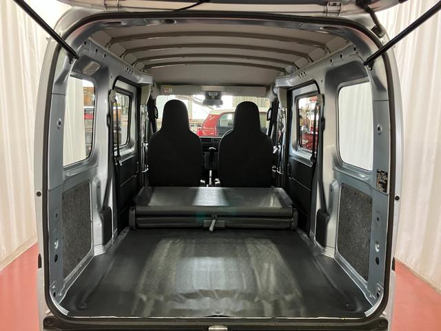 ハイゼットカーゴスペシャル下取車　２ＷＤ　ＣＶＴ　ハロゲンヘッドライト　ＡＭ／ＦＭラジオ　オートライト　オートマチックハイビーム　衝突安全ボディ　衝突被害軽減システム　ＥＳＣ　運転席エアバッグ　ＡＢＳ　メンテナンスノート（長崎県）の中古車