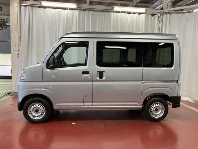 ハイゼットカーゴDX届出済未使用車 元展示車 1オーナー 衝突被害軽減システム オートマチックハイビーム 禁煙車 オートライト アイドリングストップ ラジオ 運転席エアバッグ 助手席エアバッグ ABS 両側スライドドア(長崎県)の中古車