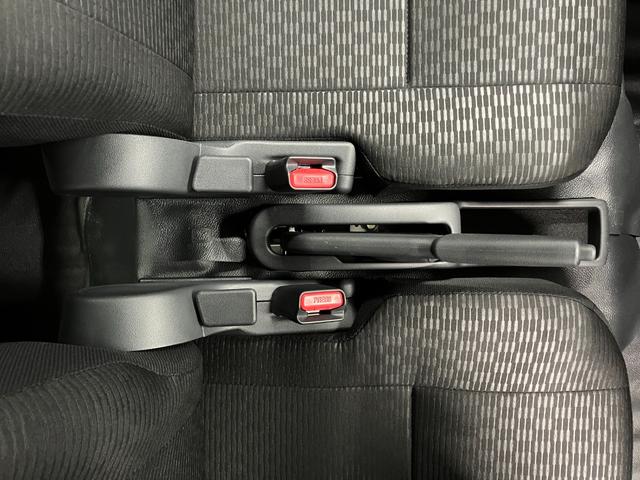 ハイゼットカーゴDX届出済未使用車 元展示車 1オーナー 衝突被害軽減システム オートマチックハイビーム 禁煙車 オートライト アイドリングストップ ラジオ 運転席エアバッグ 助手席エアバッグ ABS 両側スライドドア(長崎県)の中古車