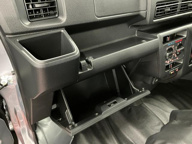 ハイゼットカーゴDX届出済未使用車 元展示車 1オーナー 衝突被害軽減システム オートマチックハイビーム 禁煙車 オートライト アイドリングストップ ラジオ 運転席エアバッグ 助手席エアバッグ ABS 両側スライドドア(長崎県)の中古車