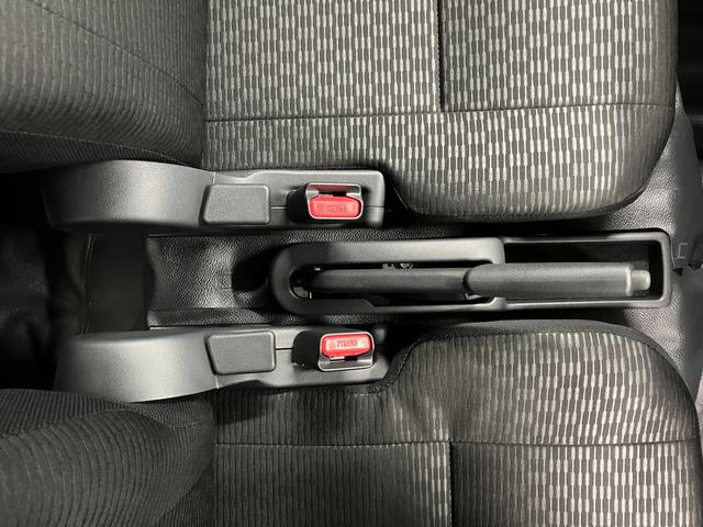 ハイゼットカーゴＤＸ届出済未使用車　元展示車　１オーナー　両側スライドドア　衝突被害軽減システム　オートマチックハイビーム　禁煙　オートライト　キーレス　アイドリングストップ　ラジオ　運転席エアバッグ　助手席エアバッグ（長崎県）の中古車